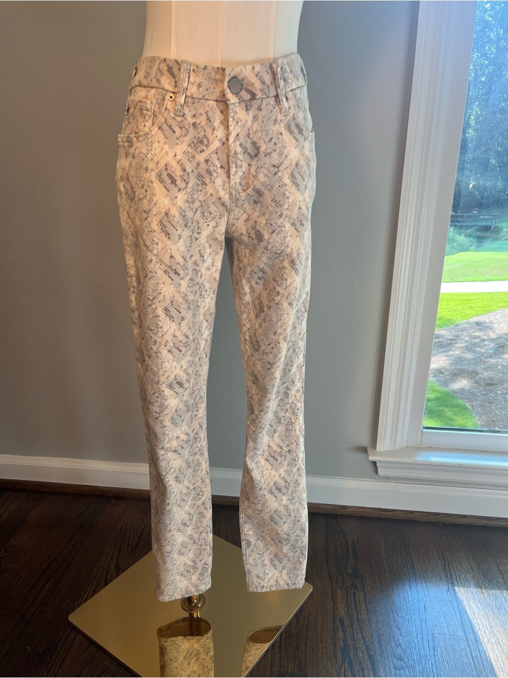 Women’s DEAR JOHN Neutral Snake-Print Gisele Skinny Jeans- size 26 like NEW